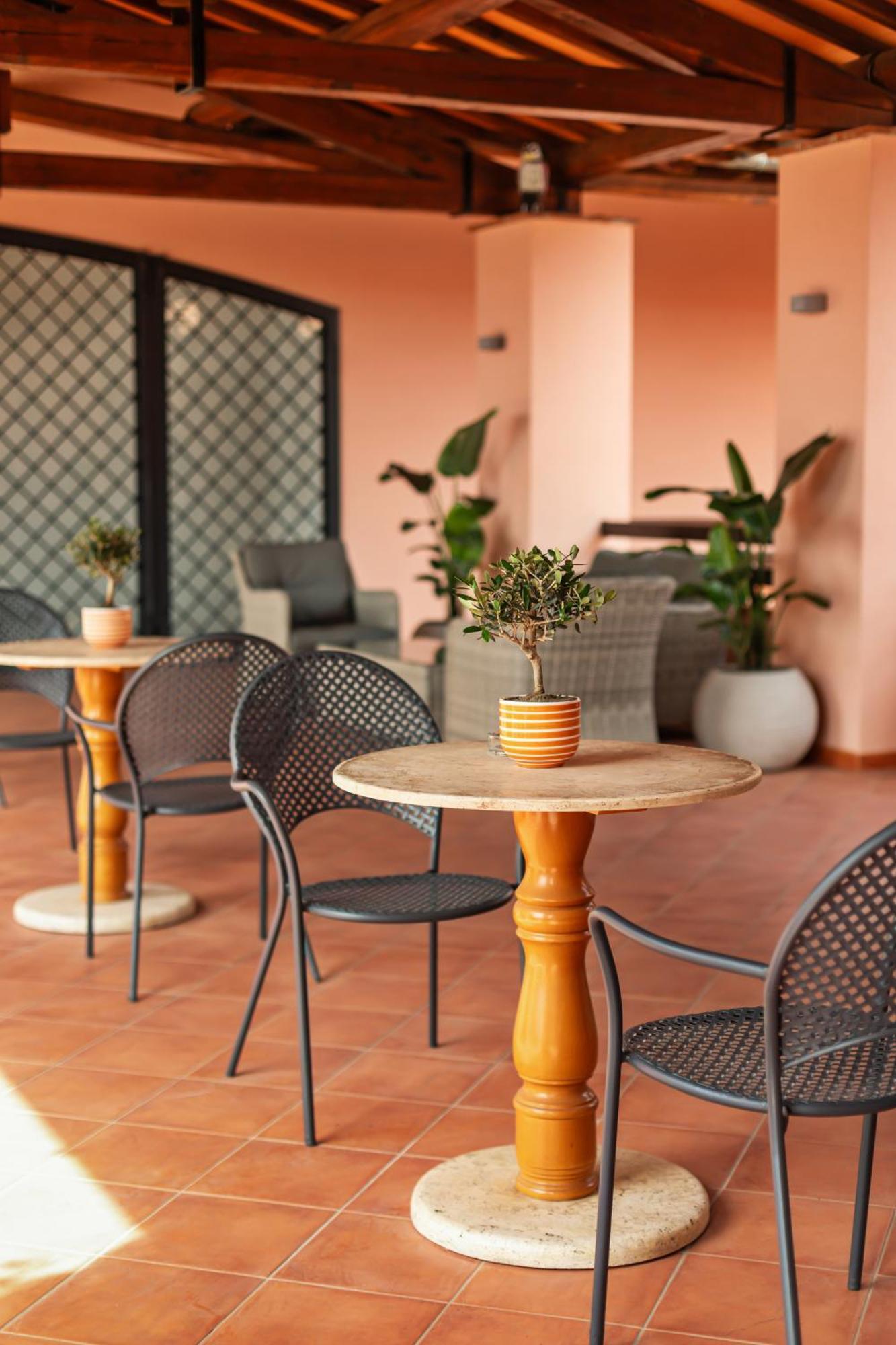 Domizia Hotel